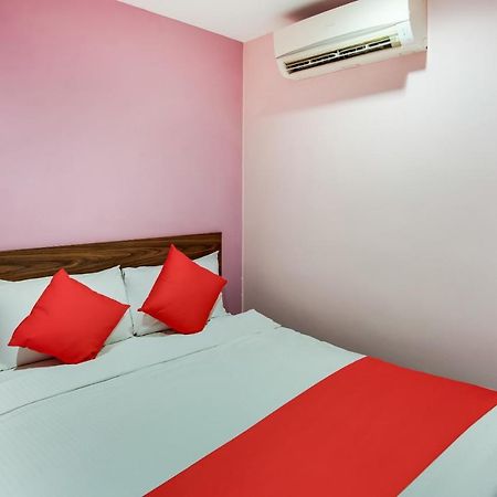 Oyo 89480 Dream House Hotel Skudai Zewnętrze zdjęcie