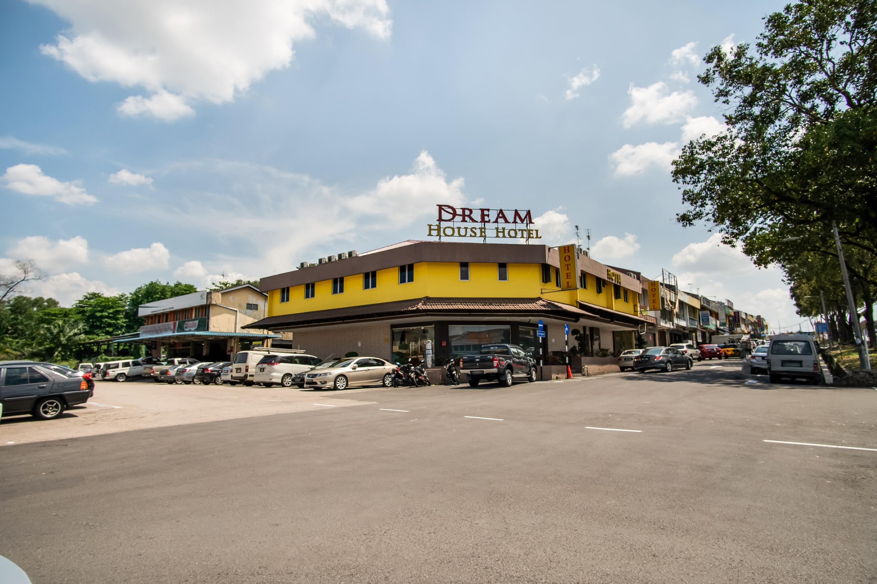 Oyo 89480 Dream House Hotel Skudai Zewnętrze zdjęcie